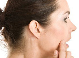 痘痘破了之后会流透明的水怎么办？