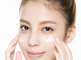 日常护肤要注意，不然皮肤会长痘痘，衰老加速