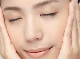 冷水和热水哪个护肤更好？千万别把脸洗坏了！