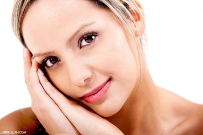 敏感肌怎么祛痘痘?这样祛痘才安全!