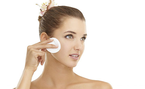 封闭性痘痘该怎么祛除?