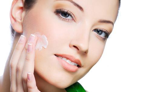 痘痘肌别光顾着控油，做好补水保湿才是重点！